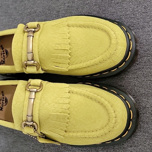 New Dr. Martens Adrian Snaffle shoe in moss green unisex men's size 6 - Picture 5 of 8